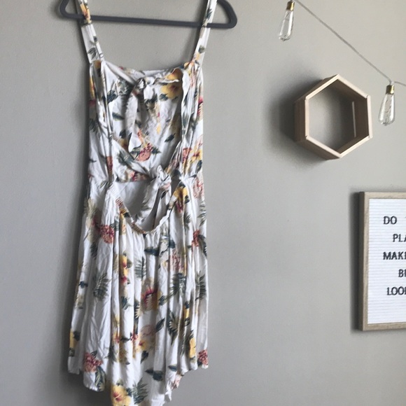 Hollister floral tie-back a-line mini dress - Picture 4 of 8